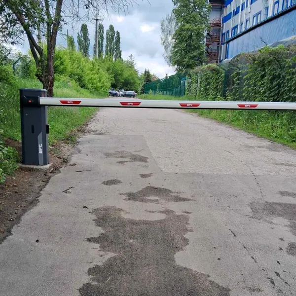 Монтаж шлагбаума в місті Харків — гаражний кооператив