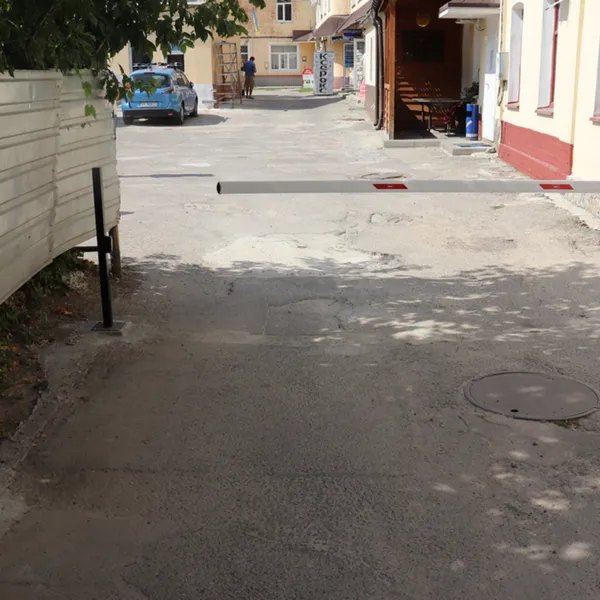 Монтаж шлагбаума в місті Харків