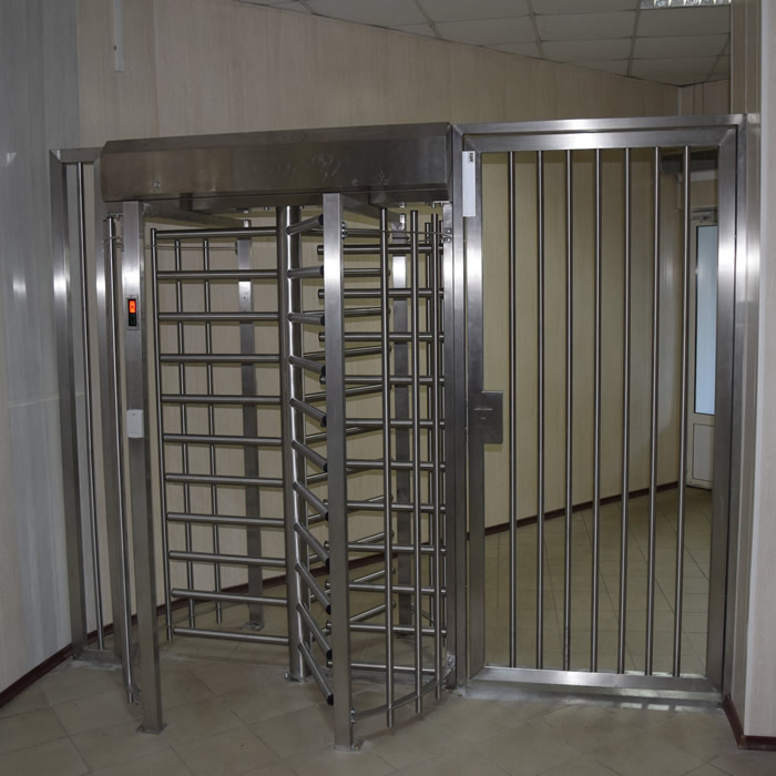 Установка полноростовых турникетов